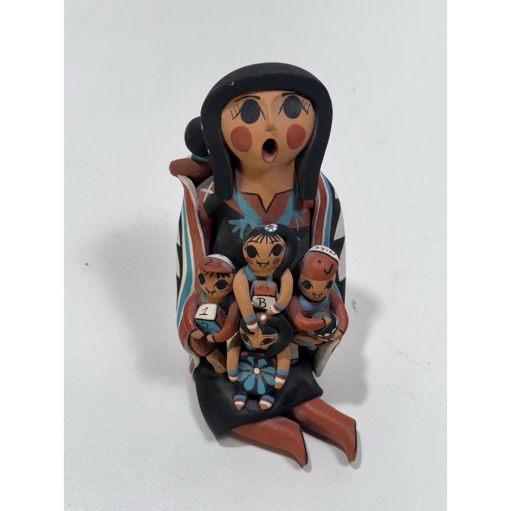 V Lucero Gachupin Nat Am Jemez Pottery Storyteller Doll w/5 Children Drum Signed